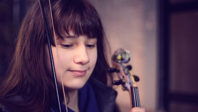 İlkokul öğrencisi Tuana’nın notaları sokak hayvanlarının yüreğini ısıtıyor